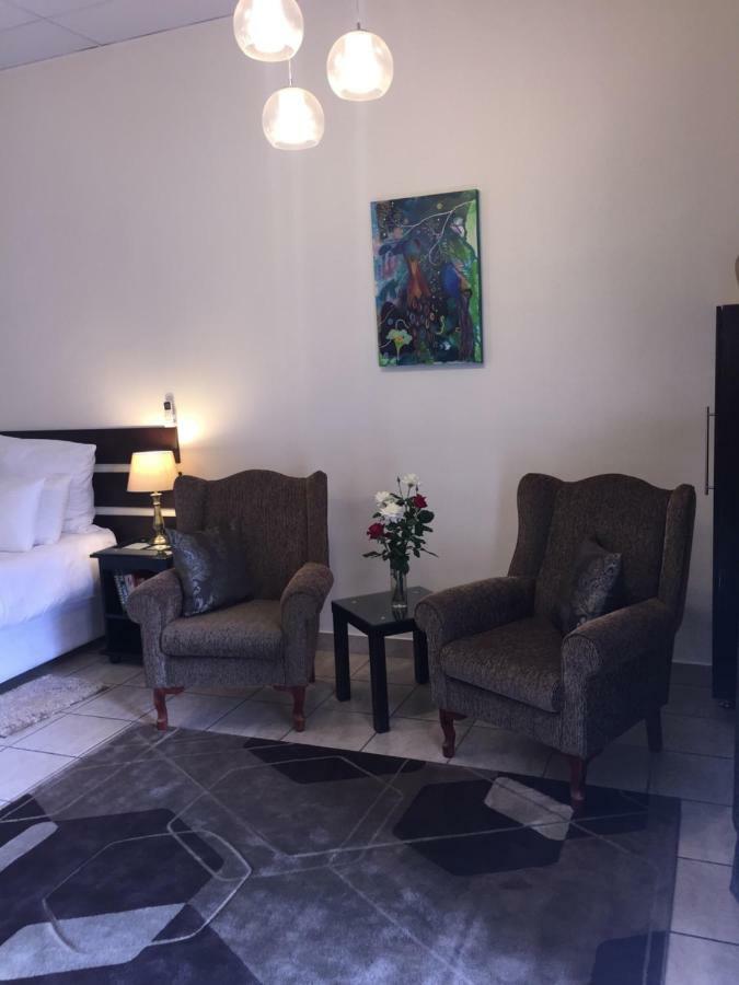 Welcome Guest House Vereeniging Bagian luar foto