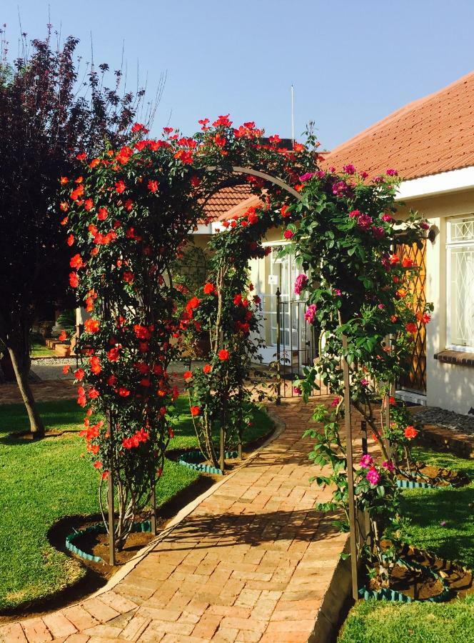 Welcome Guest House Vereeniging Bagian luar foto